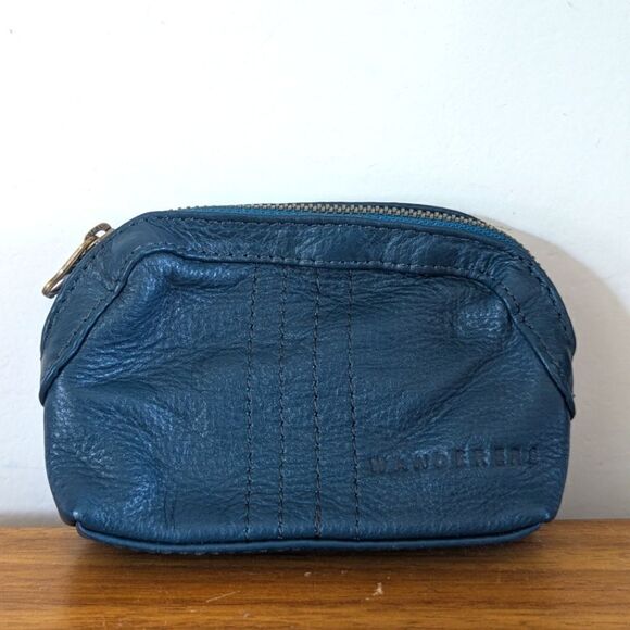 Wanderer's Travel Co Azzurra Pebbled Leather Bronte Bucket Crossbody Bag EUC - Picture 12 of 14